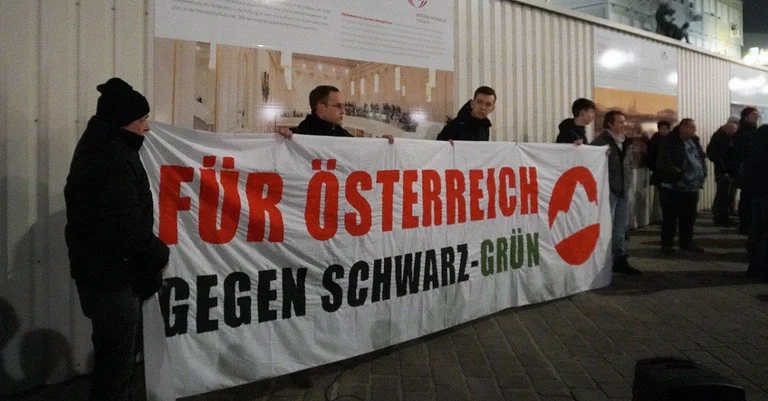 Vorschaubild: Wien: 150 Patrioten demonstrierten gegen türkis-grüne Regierung