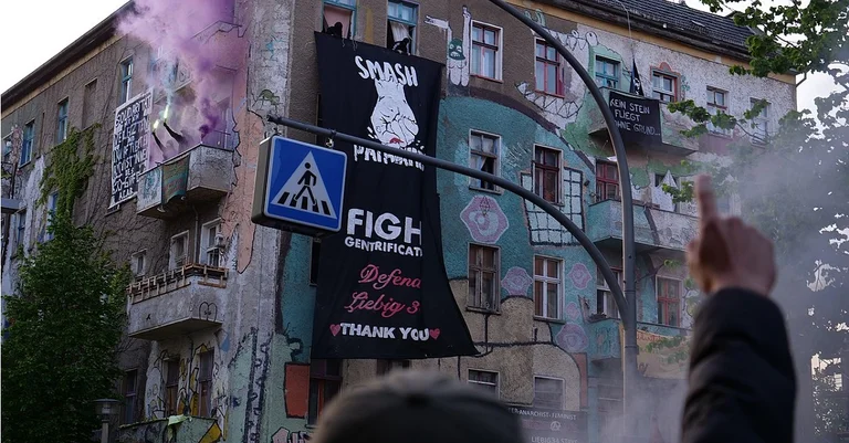 Vorschaubild: Urteil gegen „Liebig34“: Linksradikale müssen besetztes Haus räumen