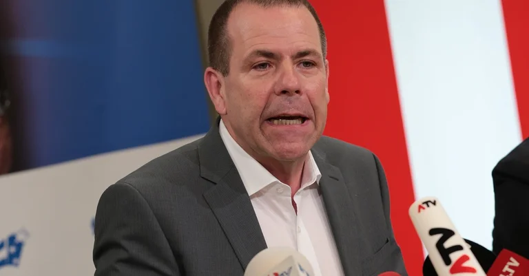 Vorschaubild: Vilimsky warnt: „Westbalkanroute außer Kontrolle“