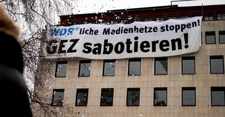 Vorschaubild: Neues von rechts: WDR, Akademikerball & Türkis-Grün