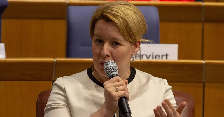 Vorschaubild: Giffey (SPD) fordert Frauenquote für Vorstände von Großunternehmen