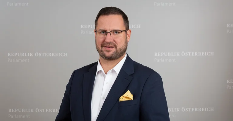 Vorschaubild: Drei Fragen an Hafenecker: „Schmid erledigte Drecksarbeit für ÖVP“