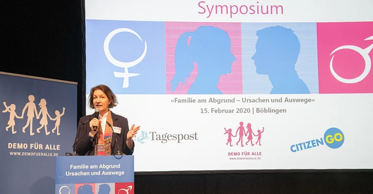 Vorschaubild: "Familie am Abgrund": 500 Teilnehmer bei 'DemoFürAlle'-Symposium