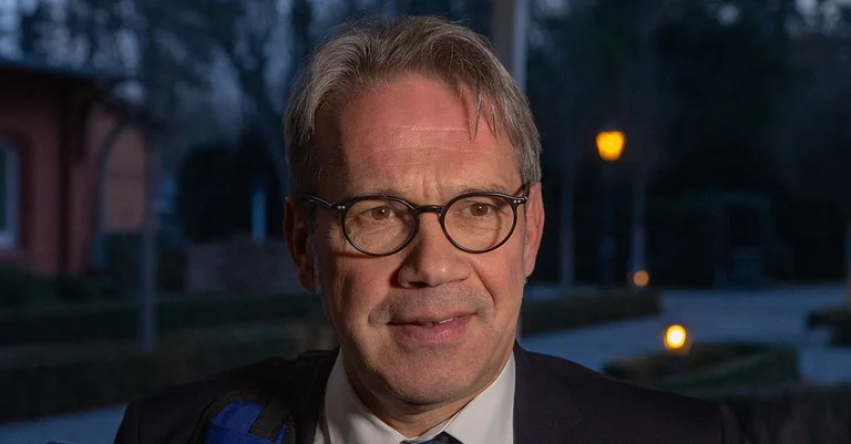 Vorschaubild: Thüringens Innenminister Maier (SPD): Verbot der AfD soll vorbereitet werden