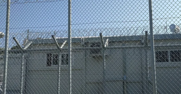 Vorschaubild: Wegen COVID-19: Protest vor Migrantencamp auf Lesbos