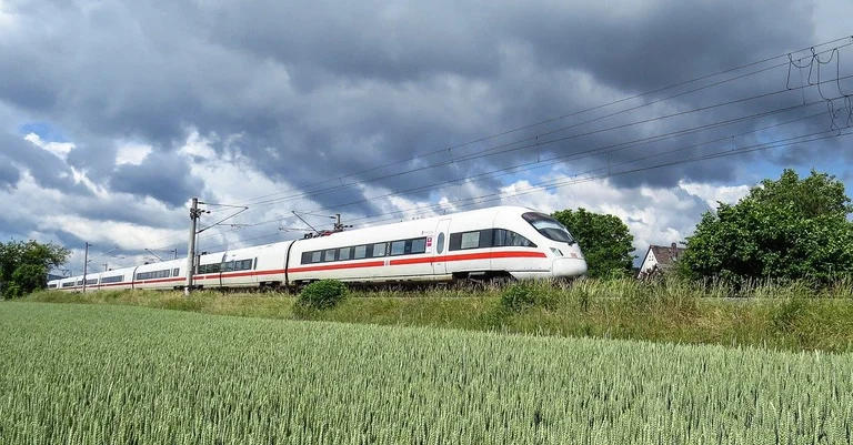 Vorschaubild: Hessen: LKA ermittelt wegen Anschlagsversuch auf ICE-Strecke