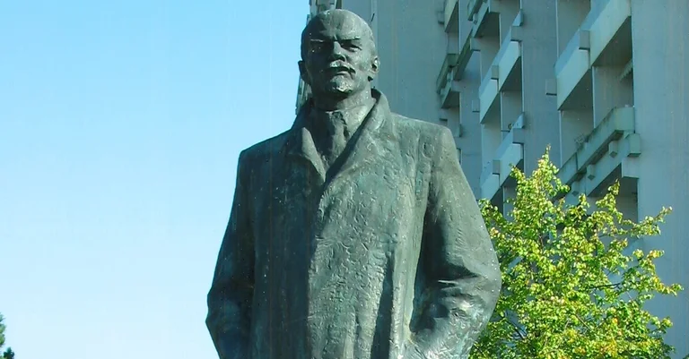 Vorschaubild: Gericht: Linksextreme MLPD darf Lenin-Statue in Gelsenkirchen aufstellen