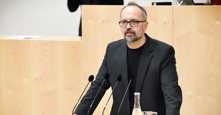 Vorschaubild: Grüne: Reimon kritisiert türkis-blaue „Panik-Kommunikation“