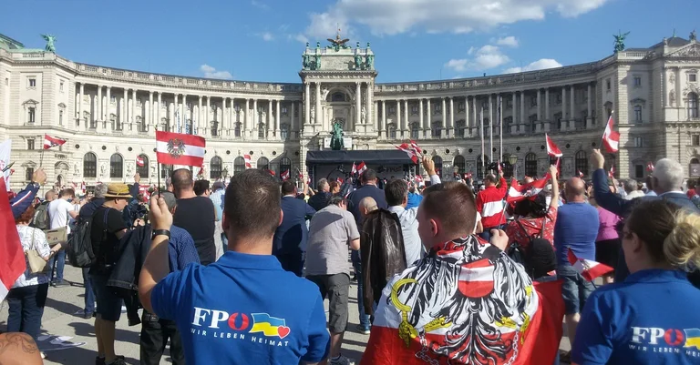 Vorschaubild: Kundgebungen gegen Corona-Maßnahmen in ganz Österreich