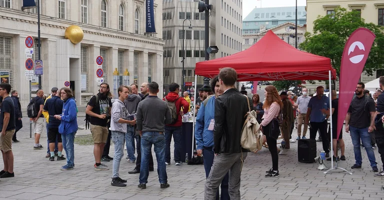 Vorschaubild: „Österreich-Zone“: Teilnehmer am Heimweg von Linksextremen überfallen