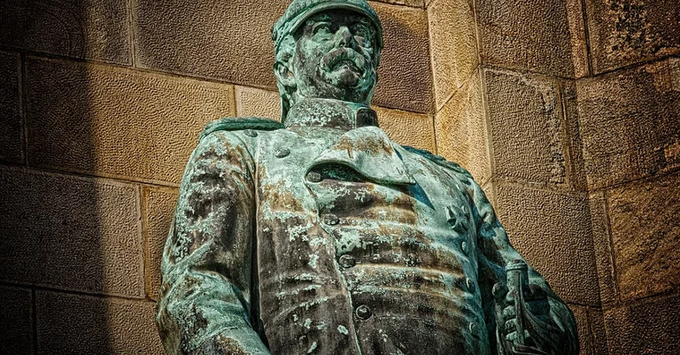 Vorschaubild: Linke Anschläge auf Denkmäler – revolutionär oder feig?