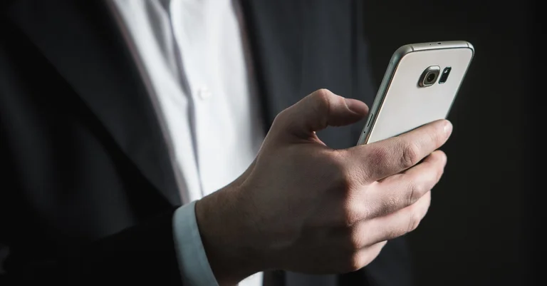 Vorschaubild: Rassismus-Debatte: Dating-App für Homosexuelle löscht Filter „Ethnie“