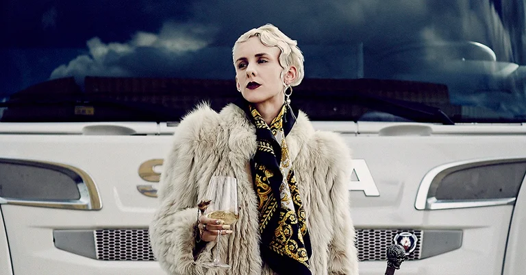 Vorschaubild: Nach Ausladung: Lisa Eckhart soll doch an Literaturwettbewerb teilnehmen dürfen