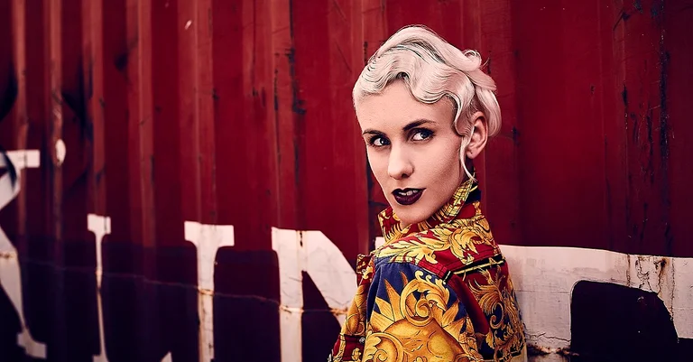 Vorschaubild: Linker Druck: Kabarettistin Lisa Eckhart von Literaturfestival ausgeladen