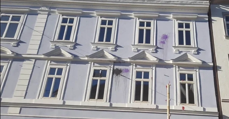 Vorschaubild: Graz: Farbangriff auf neue FPÖ-Parteizentrale