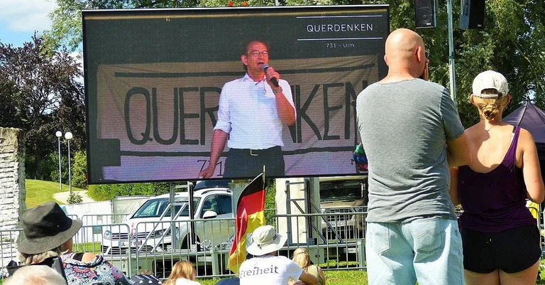 Vorschaubild: Corona-Kritiker Bodo Schiffmann droht Verlust der ärztlichen Zulassung