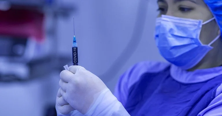 Vorschaubild: Bei der Corona-Impfung feiert die Staatspropaganda fröhliche Urständ