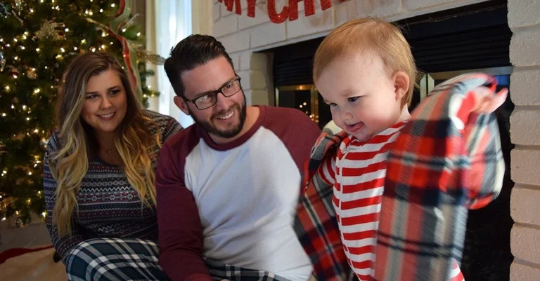 Vorschaubild: Kurios: Linke stoßen sich bei Kontaktverbot an traditionellem Familienbild