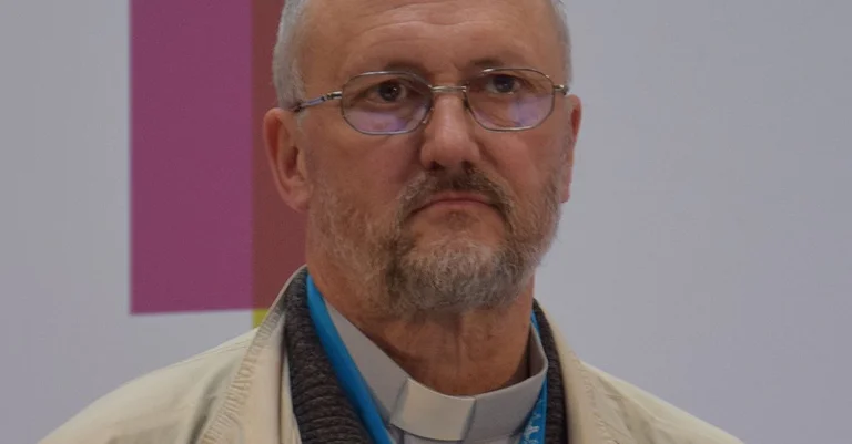 Vorschaubild: Katholischer Bischof mit an Bord des NGO-Schiffs „Sea-Eye 4“