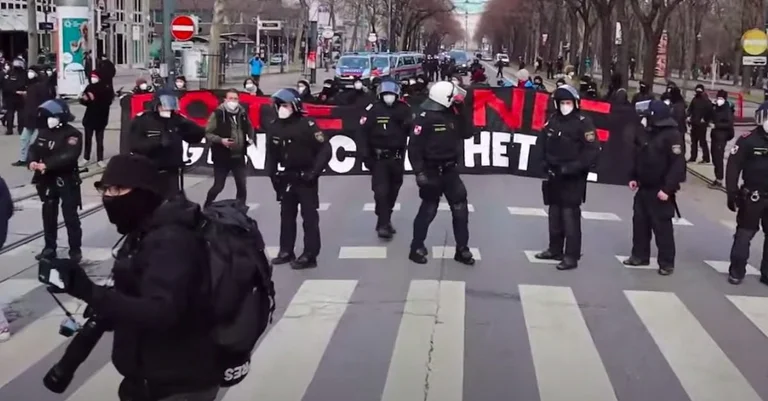 Vorschaubild: Corona-Demos: Jugendkultur und linke Provokation