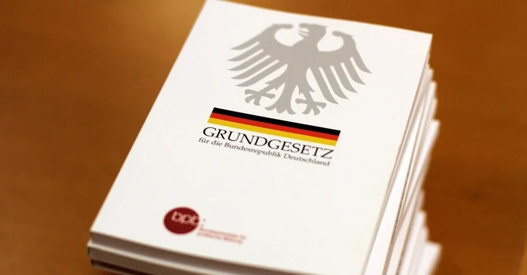 Vorschaubild: „Verein deutsche Sprache“ will Deutsch im Grundgesetz verankern