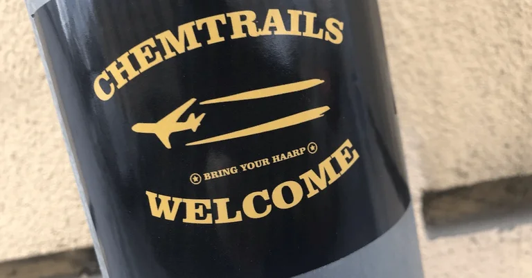 Vorschaubild: Frisch geklebt: Chemtrails welcome