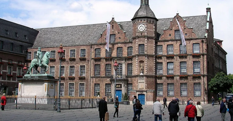 Vorschaubild: Düsseldorf beschließt Bau von LSBT-Denkmal am Rheinufer