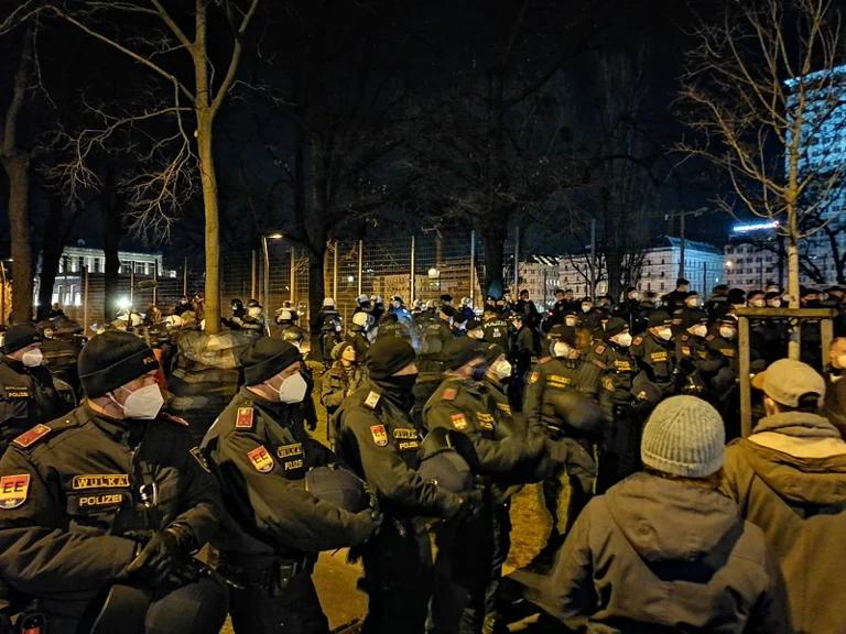 Vorschaubild: Corona-Proteste: FPÖ sucht Augenzeugen