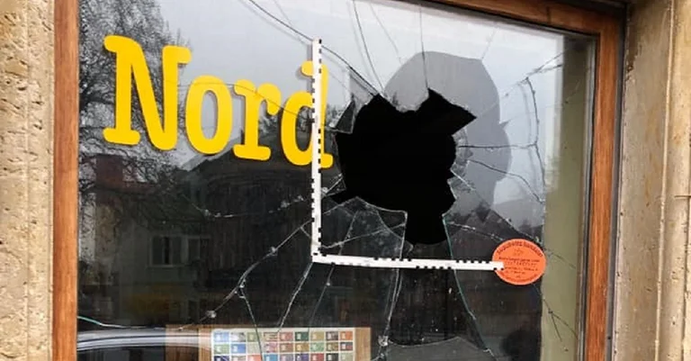 Vorschaubild: Erfolgreiche Solidaritätsaktion nach Anschlag auf Buchhaus Loschwitz