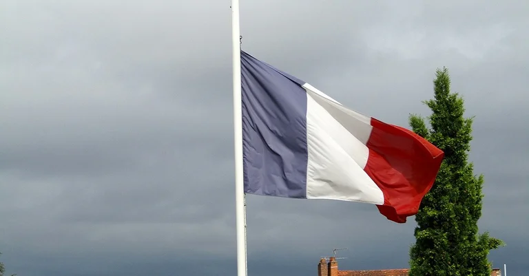 Vorschaubild: Nach Eklat: Frankreich will Geschlecht & Ethnie trennende Vereine auflösen