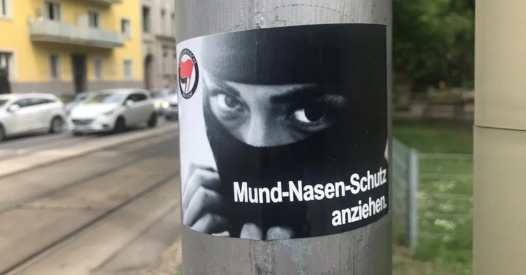 Vorschaubild: Frisch geklebt: Alle sind eins