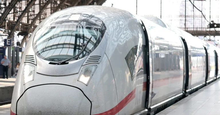 Vorschaubild: Auch ohne Impfung: Bahn muss Fahrgäste mitnehmen