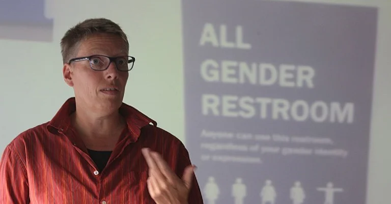 Vorschaubild: „ens“: Sprachforscher schlägt skurrile Gender-Wortendungen vor