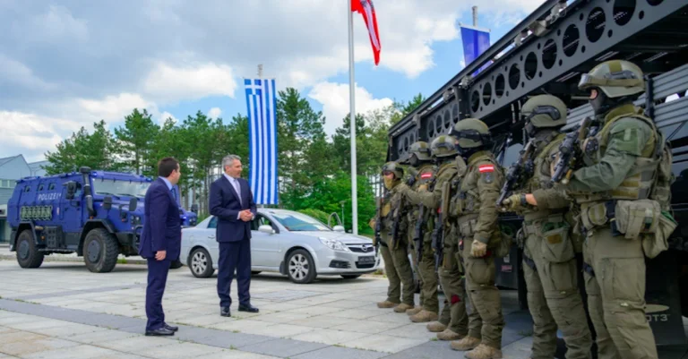 Vorschaubild: Spezialeinsatzkommando ausgezeichnet: Defend Europe, Cobra