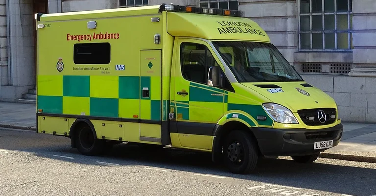 Vorschaubild: Großbritannien: Bodycams sollen Sanitäter vor Übergriffen schützen