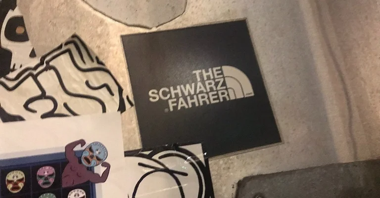 Vorschaubild: Frisch geklebt: Wir Schwarzfahrer