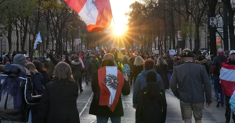 Vorschaubild: VIDEO: So viele Menschen waren wirklich bei der Wiener Corona-Demo