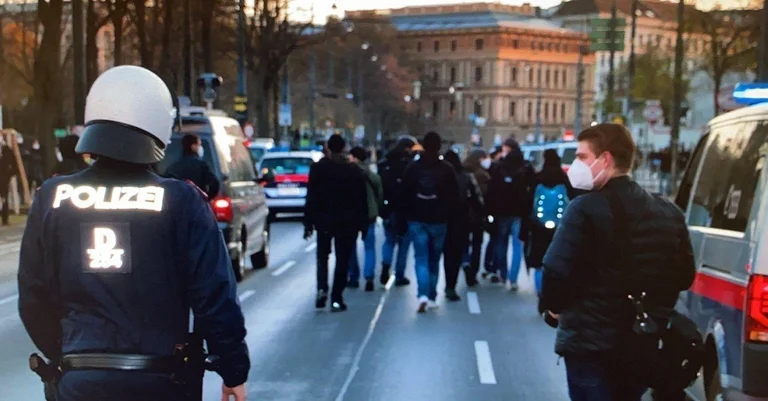 Vorschaubild: RECHERCHE ÖSTERREICH: Kassandra in der Konfliktzone