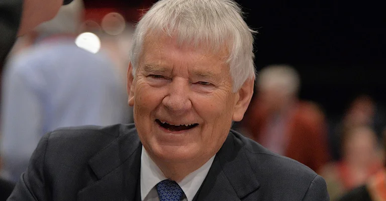 Vorschaubild: Otto Schily hält Impfpflicht für „verfassungswidrige Anmaßung“ des Staates