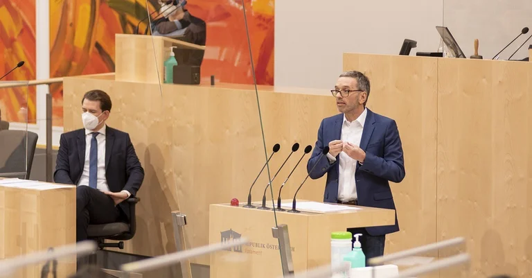 Vorschaubild: ÖVP-Rücktritte: FPÖ-Chef Kickl fordert Neuwahlen