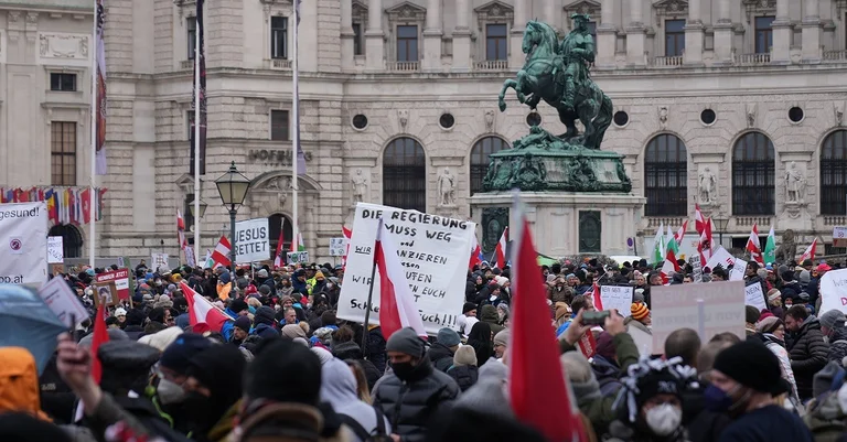 Vorschaubild: Erneut Zehntausende bei Demo gegen Impfpflicht in Wien