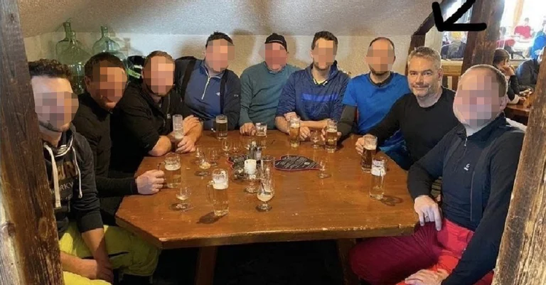 Vorschaubild: Corona-Ansteckung: Wirbel um Nehammer-Foto auf Skihütte