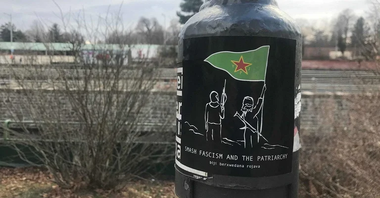 Vorschaubild: FRISCH GEKLEBT: Revolutionsromantik