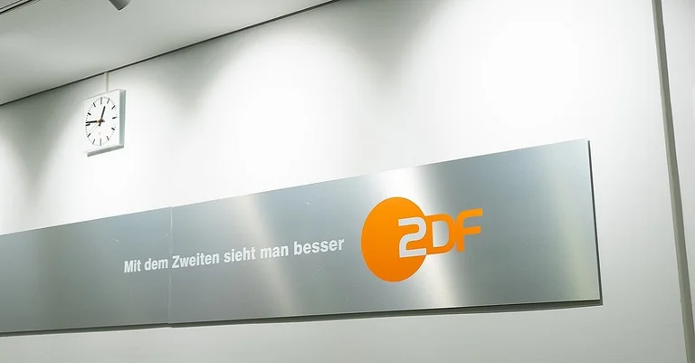 Vorschaubild: ZDF-Fernsehrat entschuldigt sich für peinliche Twitter-Nachrichten
