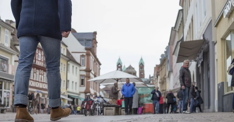 Vorschaubild: „Scheindemokratie“: Fast ein Drittel der Deutschen stellt System infrage