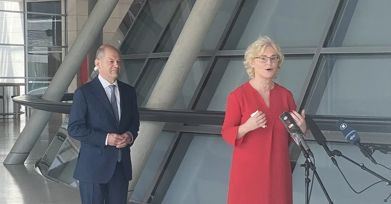 Vorschaubild: „Gepard ist kein Panzer“: Ministerin Lambrecht macht sich zum Gespött