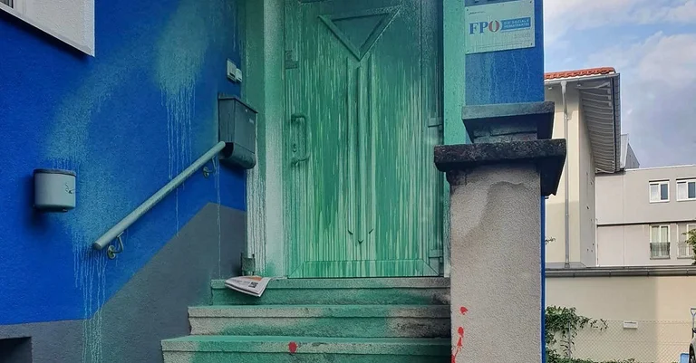 Vorschaubild: Ermittlungen laufen: Nächster Farbangriff auf FPÖ-Zentrale