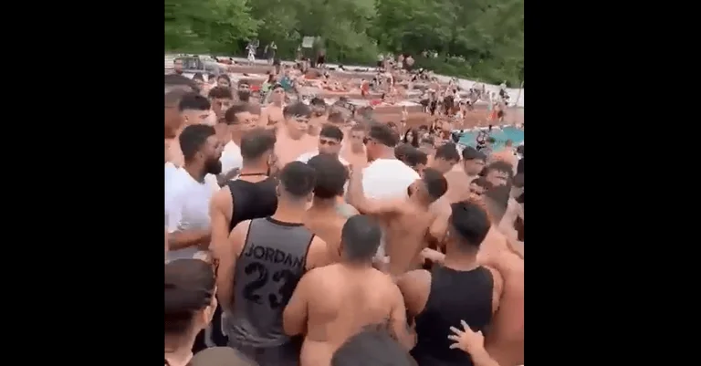 Vorschaubild: Streit eskalierte: Migrantenmob prügelte sich in Berliner Freibad