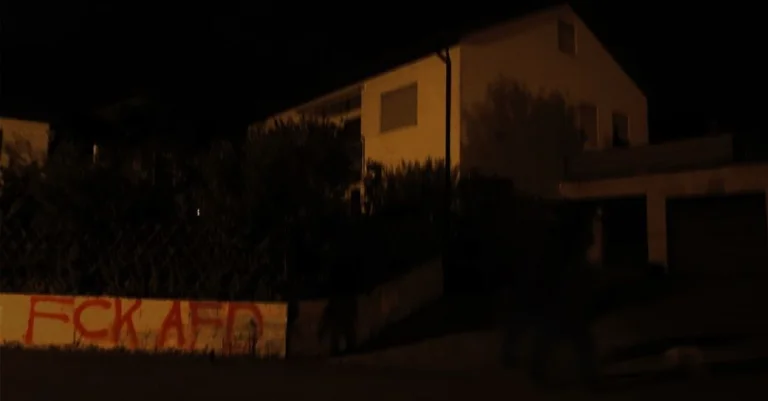 Vorschaubild: Baden-Württemberg: Farbangriff auf Wohnhaus von AfD-Politikerin