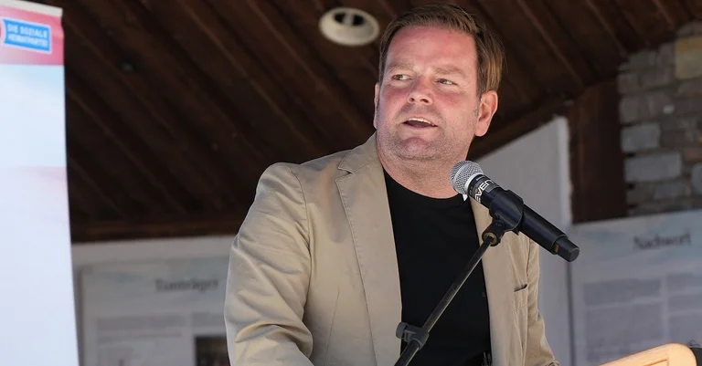 Vorschaubild: Tiroler FPÖ-Politiker spenden Gehaltsteil an Bürger in Not